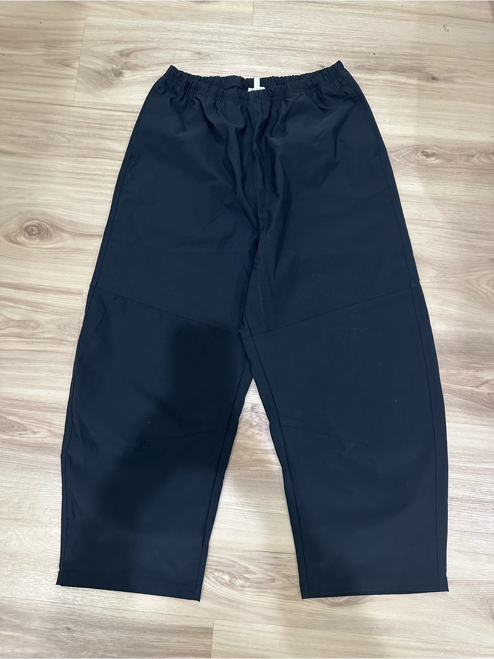 aerie Wide-Leg Elastic Waist Barrel Pant - Black - Picture 2 of 5
